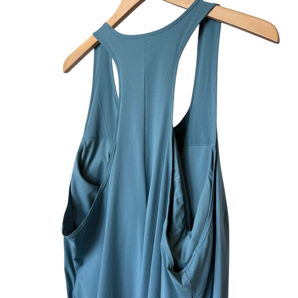 Quick-Drying Teal Dress - Picture 10 of 13